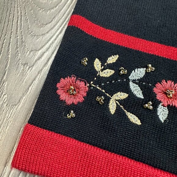 Alfred Dunner Black Knit Skirt with Red Floral Hem Size XL - Picture 7 of 7